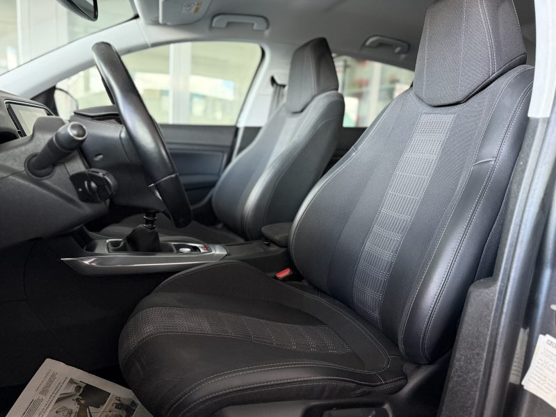 PEUGEOT 308 BlueHDi 130 SeS GT Line