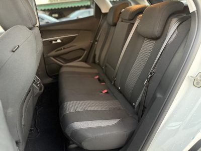 PEUGEOT 3008 1.5 BlueHdi 130 S&S Allure