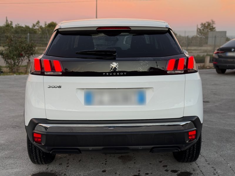 PEUGEOT 3008 1.5 BlueHdi 130 S&S Allure