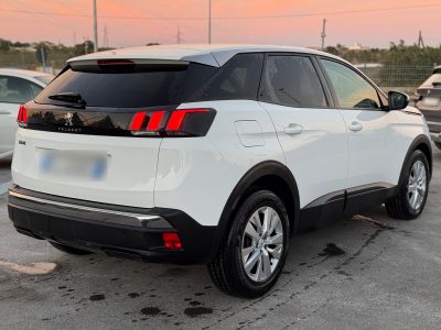 PEUGEOT 3008 1.5 BlueHdi 130 S&S Allure