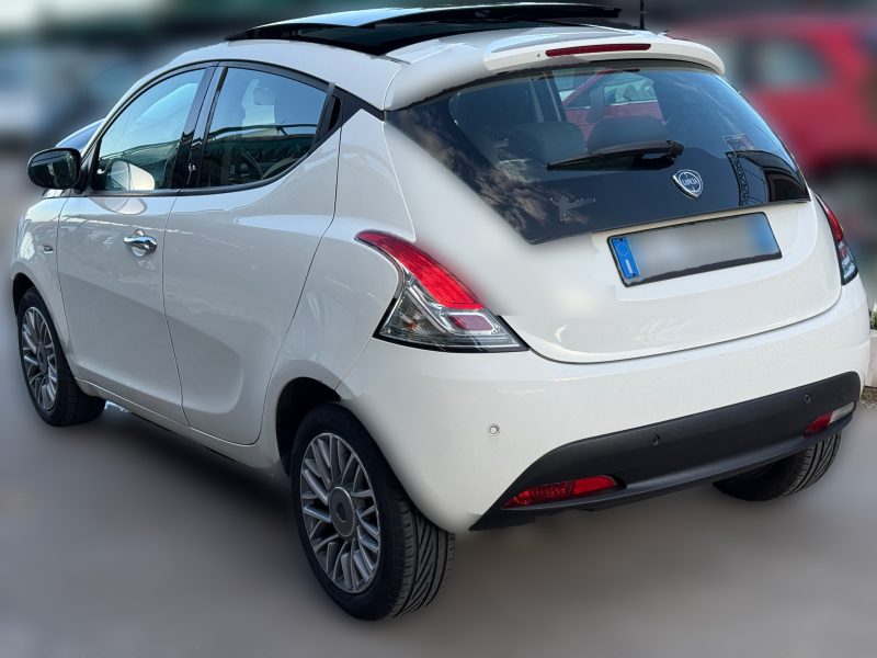 Lancia Ypsilon 1.3 Mjt 95cv Platino TETTO | MOTORE NUOVO