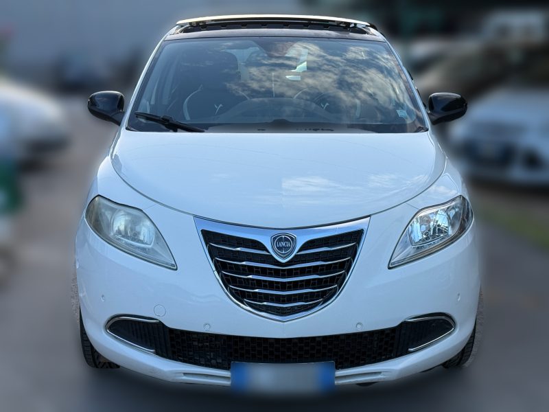 Lancia Ypsilon 1.3 Mjt 95cv Platino TETTO | MOTORE NUOVO