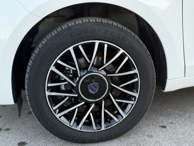 Lancia Y 1.0 70 CV S&S HYBRID A.F.