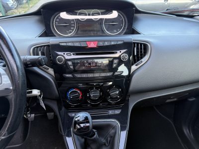 Lancia Ypsilon 1.3 Mjt 95cv Platino TETTO | MOTORE NUOVO