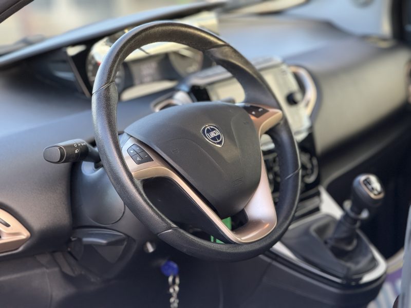Lancia Y 1.0 70 CV S&S HYBRID A.F.