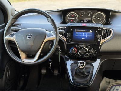 Lancia Y 1.0 70 CV S&S HYBRID A.F.